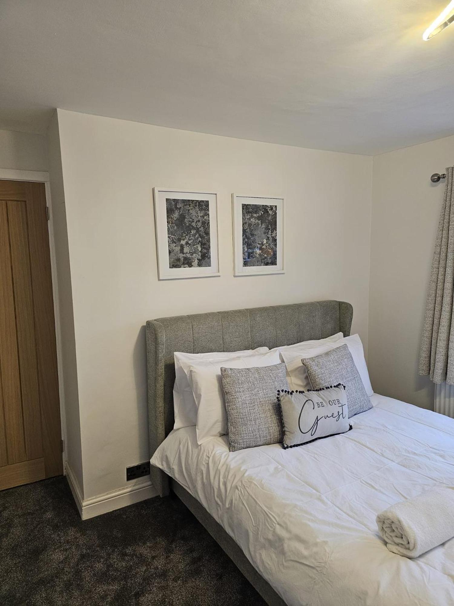 Modern 3 Bedroom Property With Free Driveway Parking By Shire Stays Shrewsbury Luaran gambar